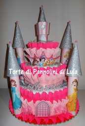 Torta di Pannolini Pampers Castello - idea regalo, originale ed utile, per nascite, battesimi e primi compleanni.