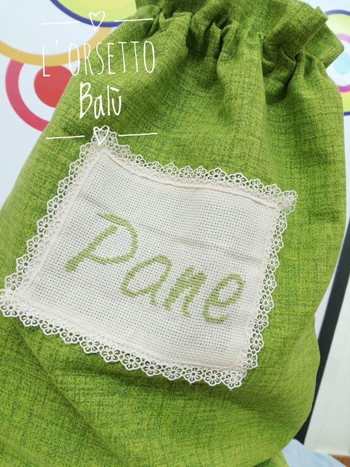Matches21 Cestino Per Pane In Tessuto 20x20 Cm - Stile Country VRONI - Colore Verde, Beige E Rosso A Pois