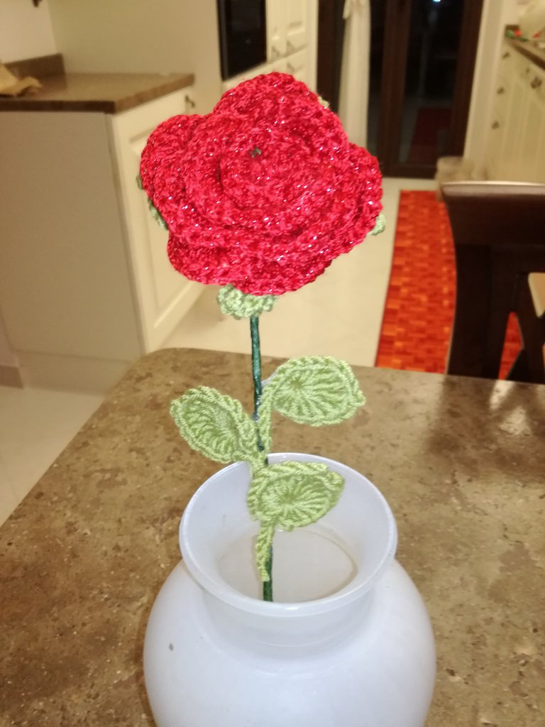 Ruiuzi - 25 rose artificiali realistiche con stelo per bouquet di nozze, centrot 8414773038085