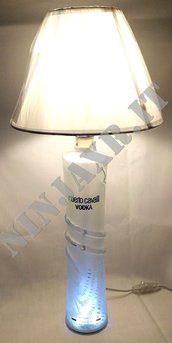 Lampada Bottiglia Vodka Roberto Cavalli riciclo creativo LED riuso arredo design idea regalo