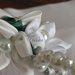 Pettine Pettinino Pettinini acconciatura sposa kanzashi bianco e verde con perle bianche