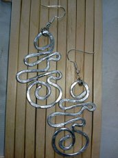 orecchini in alluminio argentato lavorazione wire