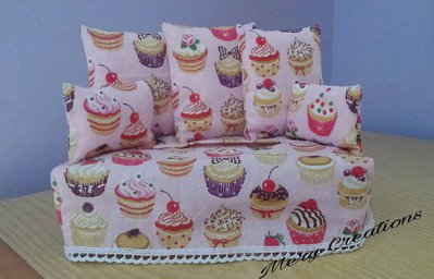 Divanetto porta fazzoletti, cupcake, idea regalo Divanetto porta fazzoletti, cupcake, idea regalo