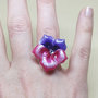 Anello pansè, anello viola del pensiero, anello porcellana fredda, anello violetta, anello fiore, anello regolabile, gioielli floreali