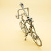 Bicicletta da corsa media in acciaio con ciclista bicicletta viti bulloni bici corsa scultura bici bici corsa acciaio bici bulloni