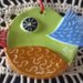 2 Uccellini decorativi di ceramica manufatti decorati con elementi in rilievo e grafiti, decoro nei 2 sensi 