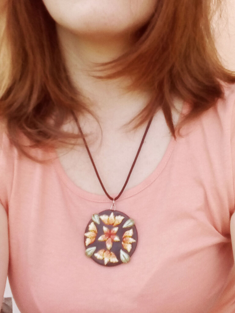 Ciondolo Conchiglia Con Perle Multicolore - Gioielli - Ciondoli - D - Foto 3