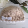 Cappellino beige/fiocco bianco neonato neonata cotone all'uncinetto