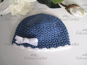 Cappellino neonato uncinetto cotone blu bordo bianco fatto a mano nascita