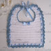 Bavaglino bianco/bordo azzurro neonato nascita battesimo cerimonia cotone uncinetto