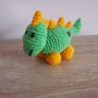 Dinosauro all'uncinetto amigurumi