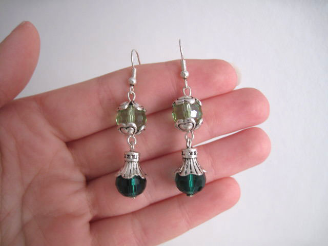 Orecchini Donna Bungsa In Argento 925 Con Cristalli Verde Smeraldo - Diametro 3 Mm - Eleganti E Piccoli