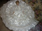 Bambola in porcellana Bisquit vestita da sposa