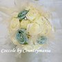 bouquet con rose di raso avorio e verde acqua con strass e perle