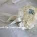 bouquet con rose di raso avorio e verde acqua con strass e perle