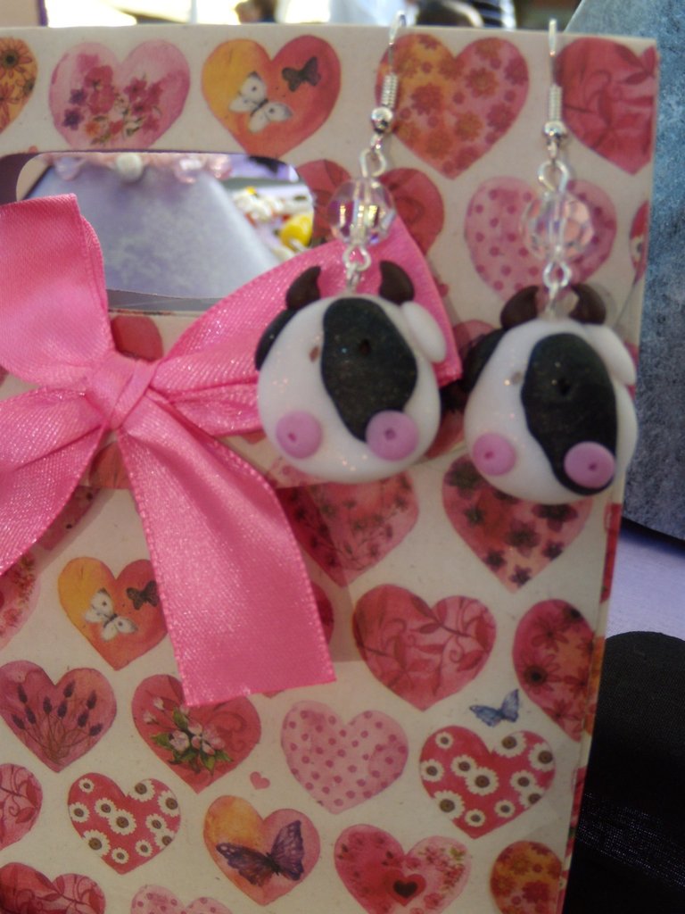 Orecchini A Forma Di Mucca, Pendenti Simpatici Con Gancio Dorato, Gioielli Animaletti Fattoria, Regalo In Sacchetto Di Organza
