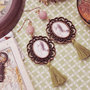 Orecchini stile antico vintage con cabochon dama nappine e rodonite, in metallo color rame