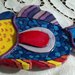 Pesce di ceramica con incisioni e elementi in rilievo colori molto vivaci, svuota tasche o poggia mestolo