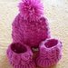 Cappellino bimba con pon pon realizzato a uncinetto con lana baby pura al 100%