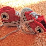 Scarpine simil all star bimbi realizzate a uncinetto con lana baby pura al 100% 