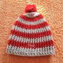 Cappellino bimbi con pon pon realizzato a uncinetto con lana baby pura al 100%