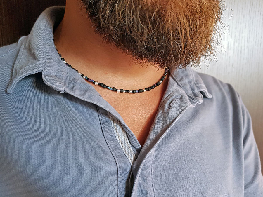 Collana Girocollo Uomo In Pelle E Canapa Con Ciondolo Metallo &ndash; Stile Surfista Regolabile