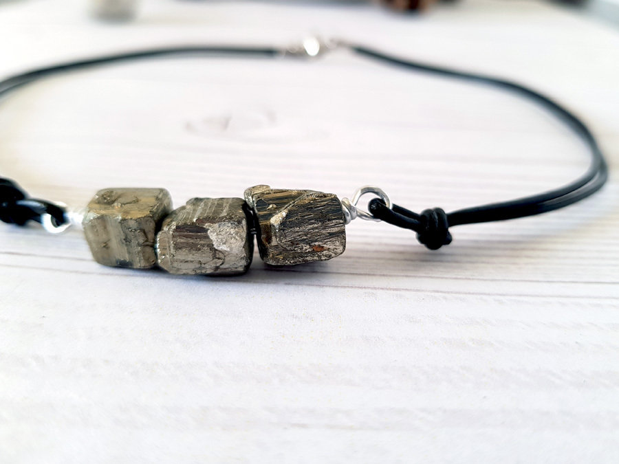 Collana Con Ciondolo E Bracciale In Corno, Quarzo Fumè, Pirite Ed Ematite. | Disponibile Da Oggi - Foto 5