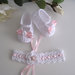 Set coordinato fascetta scarpine neonata cotone bianco raso rosa battesimo nascita cerimonia uncinetto