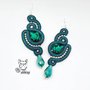 Lunghi orecchini pendenti soutache verde smeraldo con cristalli sfaccettati