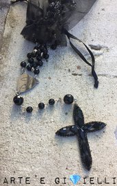 Collana rosario nera con strass