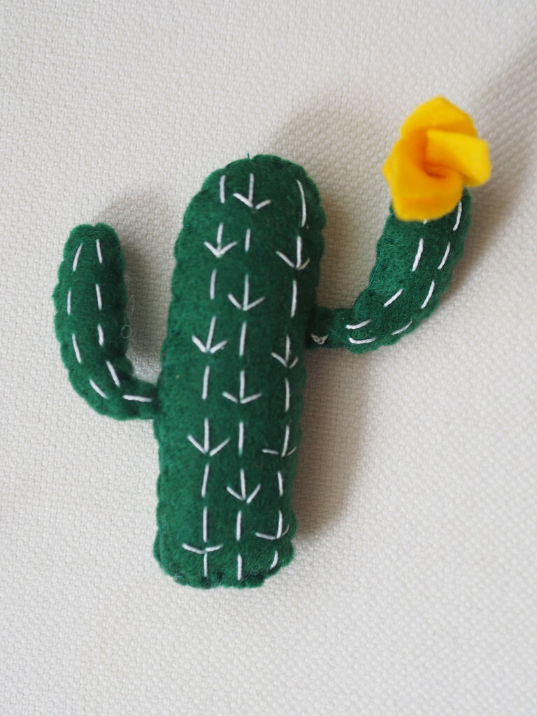 CHGCRAFT 24Pcs 12 Colori Cactus Perline di Silicone Cactus Perline di Fascino Gioielli Fai da Te Perline di Silicone per Portacarte Penna A Sfera Creazione di Gioielli 25x23x8mm