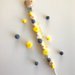 Catenella portaciuccio con perle in silicone e legno toni grigio/giallo mod. unisex 