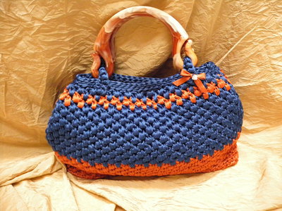 Borsa all'uncinetto creata a mano Borsa all'uncinetto creata a mano
