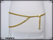 Cintura a catena oro con ciondolo cuore, si può indossare sia sui fianchi che in vita, taglia M - 85 cm.