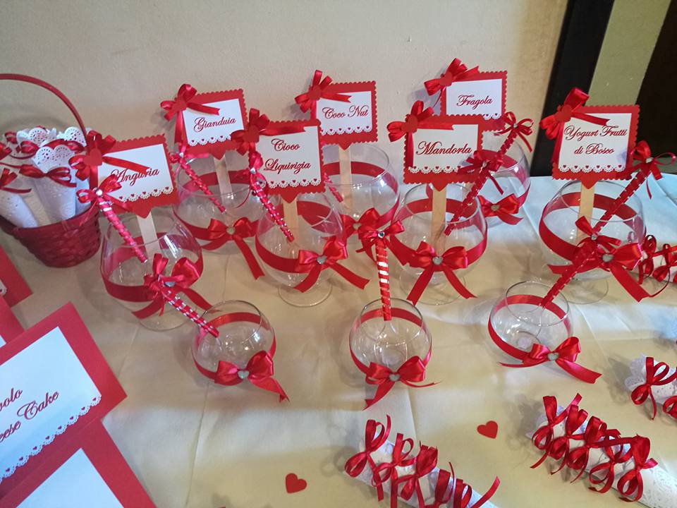 30pz Confettata Matrimonio Rosso Cuori 10 Contenitori 10 Segnagusto Su Misshobby