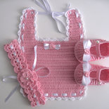 Set coordinato bavaglino fascetta scarpine neonata uncinetto battesimo nascita cerimonia cotone rosa 