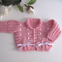 Golfino maglioncino neonata uncinetto lana merino color rosa raso bianco idea regalo corredino nascita battesimo cerimonia handmade crochet  