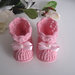 Coordinato cappellino scarpine neonata uncinetto lana merino color rosa fiocco rosa fatto a mano idea regalo corredino nascita battesimo cerimonia handmade crochet  