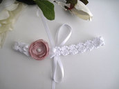 Fascia fascetta per capelli neonata uncinetto bianca fiore rosa antico fatta a mano nascita battesimo cerimonia cotone handmade crochet