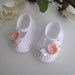 Scarpine neonata uncinetto bianche fiore pesca fatte a mano cerimonia nascita battesimo idea regalo cotone handmade crochet