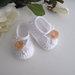 Set coordinato scarpine fascetta per capelli neonata uncinetto bianco fiore beige fatto a mano idea regalo nascita cerimonia battesimo cotone handmade crochet