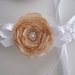 Set coordinato scarpine fascetta per capelli neonata uncinetto bianco fiore beige fatto a mano idea regalo nascita cerimonia battesimo cotone handmade crochet