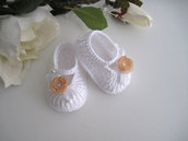 Scarpine neonata uncinetto bianche fiore beige fatte a mano cerimonia nascita battesimo idea regalo handmade cotone crochet