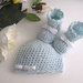 Set coordinato azzurro cappellino scarpine stivaletti neonato fatto a mano idea regalo corredino nascita battesimo cerimonia lana uncinetto handmade crochet  