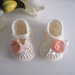 Scarpine scarpette neonata color panna / fiore pesca fatte a mano lana idea regalo corredino nascita battesimo cerimonia handmade uncinetto crochet  