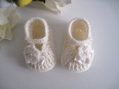 Scarpine scarpette neonata neonato color panna fatte a mano lana idea regalo corredino nascita battesimo cerimonia handmade uncinetto crochet 