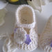 Set coordinato neonata scarpine fascetta per capelli color panna / fiocco lilla fatto a mano idea regalo nascita cerimonia battesimo lana raso handmade crochet uncinetto
