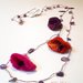 collana crochet con chips di ametista e fiori di lana cotta