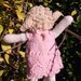 Sheep-Pecora in lana realizzato a maglia.Imbottitura in kapok.Abito rosa in pura lana incluso 