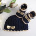 Set coordinato blu notte/fiocco beige cappellino scarpine stivaletti neonato unisex fatto a mano idea regalo corredino nascita handmade lana uncinetto